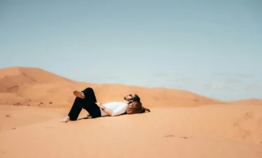 Relaxing on a 3 day desert tour from Marrakech to Merzouga dunes